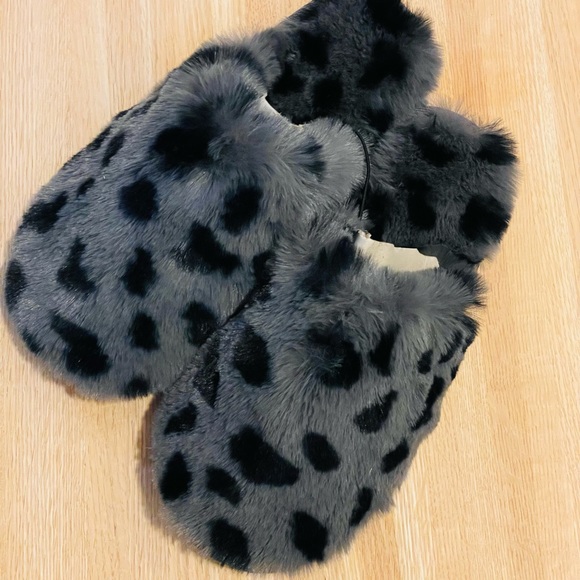 Express Slippers - Picture 2 of 2